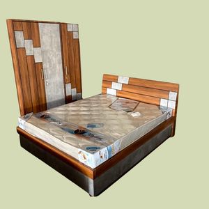 เตียงไม้ขนาดใหญ่และทันสมัยสำหรับเฟอร์นิเจอร์ห้องนอนและเฟอร์นิเจอร์โรงแรม - Product Image 1