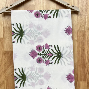 Tissu en coton léger avec impression à la main Sanganeri Buti Design pour la confection de vêtements Tissu de chemise tissé indien doux - Product Image 1