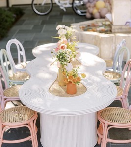 โต๊ะเด็กหวายวินเทจน่ารักยาวปาร์ตี้กลางแจ้งปรับแต่งขนาดและสีราคาโรงงาน - Product Image 1