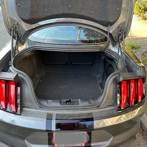 Alerte Offre Exceptionnelle! Ford Mustang GT Premium Coupé 2021 Super Propre, Boîte Manuelle 6 Vitesses, Moteur V8, Gris Carbonisé, Coupé de Luxe - Product Image 5