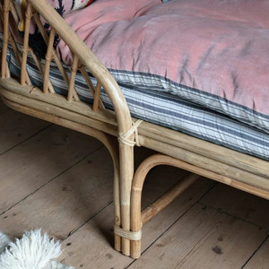 เตียงเด็กหวายธรรมชาติสำหรับใช้ภายในอาคาร - เตียงนอนแบบวางพื้นสำหรับเด็กวัยหัดเดินและทารก โครงสานด้วยมือสำหรับตกแต่งห้องเด็ก - Product Image 3