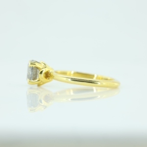 Bague solitaire tendance pour femme en or 14 carats avec diamant naturel jaune rare taille brillant fantaisie pour mariage et anniversaire - Product Image 2
