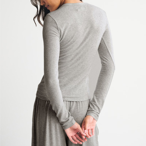 Set <span class=keywords><strong>Pigiama</strong></span> <span class=keywords><strong>Donna</strong></span> in <span class=keywords><strong>Cotone</strong></span> di Bambù a Maniche Lunghe, Maglietta e Pantaloni, Abbigliamento da Notte Organico Personalizzato - Product Image 2