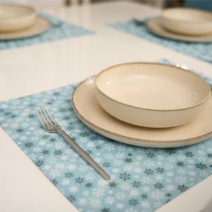 Lot de 5 napperons bleus 100% coton avec motif de neige Tapis de table décoratifs 35x45cm Accessoire de table à manger élégant et durable - Product Image 3