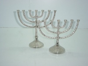 Fancy Royal Look Soporte de vela de menorah de latón de alta calidad Estilo moderno Candelabro de menorah judío dorado Candelabro religioso - Product Image 6