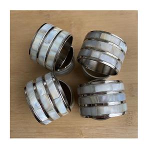 Anneaux de serviette artisanaux indiens personnalisés, design élégant, qualité supérieure, décoration de table pour mariage à domicile, porte-serviettes personnalisable - Product Image 1