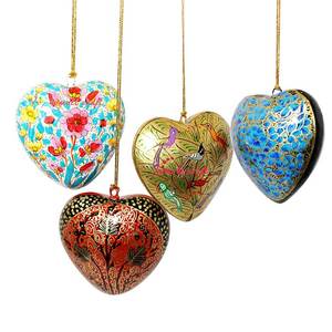 Adorno navideño de madera con corazón negro Floral, decoración de papel pintada a mano para colgar en el árbol, regalo de vacaciones o decoración del hogar - Product Image 2