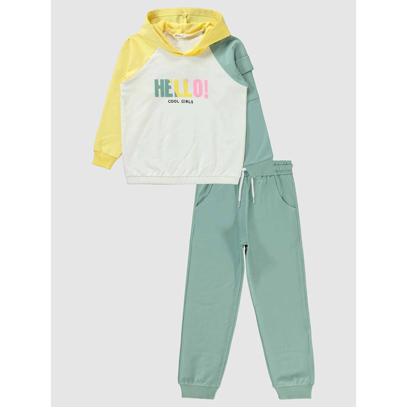 สีเขียวอัลมอนด์