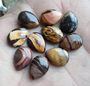 Venta al por mayor Shivoham Jewels Natural Biggs Jasper Teardrop Pear Cut Cabochon Green Flat Back Piedras preciosas calibradas US Origin Tallas - Product Image 4