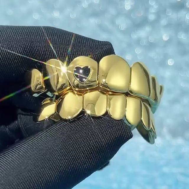 Luxurious Hip Hop Real Gold Grills Plain Teeth Rappers Men Deep Cut 8 on 8 10k 14k 18k Solid Gold Custom Grillz