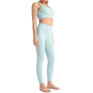 Vente en gros d'un nouveau design avec logo personnalisé Ensemble de yoga grande taille pour femmes en polyester respirant fabriqué avec décoration brodée - Product Image 1