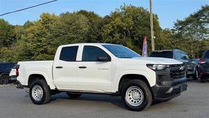 Vente en gros de voitures d'occasion 2023 Chevrolet Colorado Work Truck 4x2 Work Truck 4 portes Crew Cab 5 pi. SB - Product Image 5