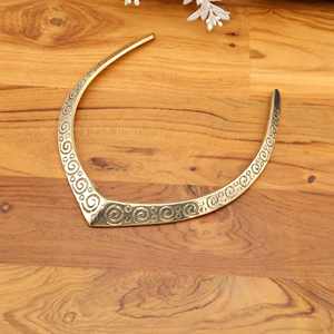 Gargantilla en forma de V con diseño de flores, joyería minimalista bohemia de latón dorado para mujer, Idea de regalo de aniversario - Product Image 2