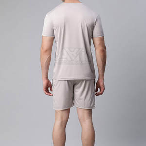 Conjunto de camiseta y pantalones cortos de gimnasio para hombre, ropa deportiva de poliéster, ropa deportiva activa, fabricante mayorista OEM - Product Image 5