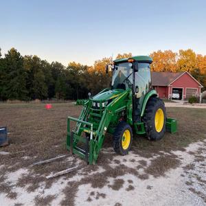 Tractor John Deeree 4052R 100HP 120HP 140HP Tractor agrícola de calidad premium Entrega rápida disponible Oferta al por mayor - Product Image 3