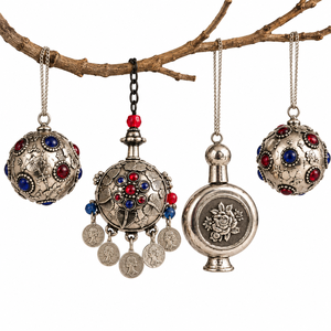 Adornos Navideños Metálicos Vintage Plateados con Piedras Preciosas, Decoraciones Colgantes de Estilo Antiguo para Árbol - Product Image 1