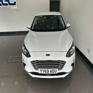 FORD FOCUS 1.0T ZETEC HATCHBACK 2019 USADO, Volante a la Izquierda/Derecha - Product Image 1