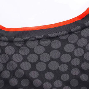 Transpirable de alta calidad Pakistán hizo hombres ropa deportiva uniforme de baloncesto personalizado uniforme de baloncesto liso a bajo precio - Product Image 3