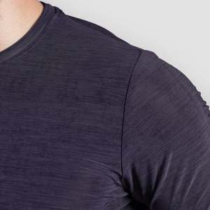 เสื้อยืดโอเวอร์ไซส์ใส่สบาย ดีไซน์ลายสลับ ผ้าฝ้าย 100% พิมพ์ลาย หมายเลขรุ่น คัมเพรสส์ เฟเจอร์แบบอัดแน่น ผ้าสีเทา น้ำหนักผ้า 160gsm - Product Image 5