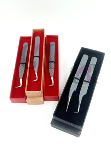 Pince à cils droits Pro en acier inoxydable avec revêtement en poudre gris à 90 degrés Volume de la botte maigre Outil de beauté avec logo personnalisé - Product Image 3