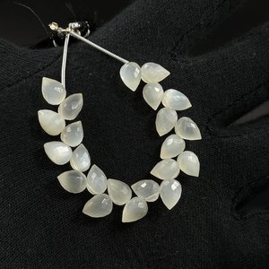 Blanc naturel 6x8mm facettes goutte forme pierre de lune Briolette perles motif rond 4 pouces brin pour bijoux - Product Image 2