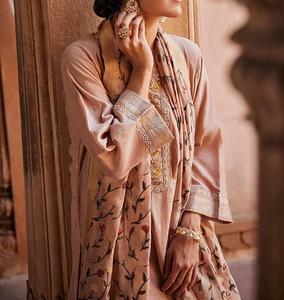 Traje Tradicional de 3 Piezas Shalwar Kameez para Césped, Traje de 3 Piezas con Estampado Digital y Costuras Elegantes, Servicio OEM, Transpirable para Fiestas de Invierno - Product Image 6