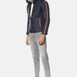 Veste matelassée en nylon à capuche décontractée pour homme, rouge et noir, sur mesure, chaude pour l'hiver 2025, rembourrage en coton de haute qualité, vente en gros - Product Image 5