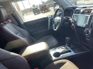 Voiture d'occasion de qualité à prix abordable, Toyota 4Runner 2022, conduite à gauche - Product Image 2