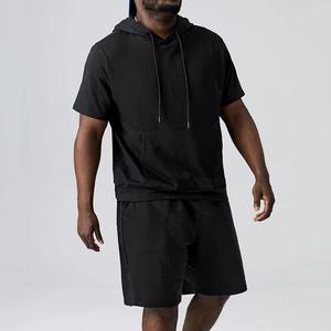 Sweat à capuche de sport avec short assorti Ensembles de survêtement de couleur unie Vente en gros Ensemble short à capuche élégant pour hommes à manches courtes - Product Image 3