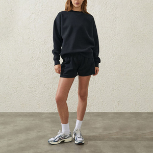 Ensemble sweatsuit jogging pour femmes 2 Pcs col ras du cou en coton personnalisé Ensemble sweatshirt personnalisé avec short - Product Image 3