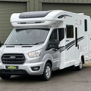Autocaravana Familiar Moderna de Lujo de 26 pies, Remolque de Viaje Todoterreno con Aire Acondicionado/Refrigerador para Uso en Vehículos y Automóviles - Product Image 1