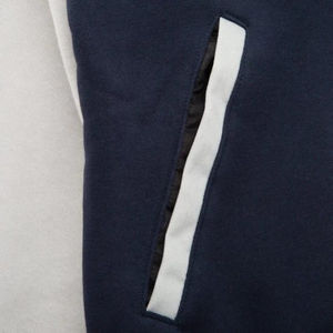 Veste Letterman brodée en chenille personnalisée OEM blouson bombardier universitaire respirant avec bouton surdimensionné à col montant pour l'hiver - Product Image 3