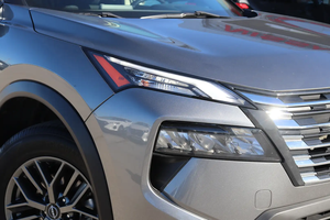 นิสสัน โร้ก เอส เอเอสดับเบิลยู บี-สปอต ปี 2024 รถมือสอง SUV สภาพสมบูรณ์แบบ เจ้าของเดิม - Product Image 2