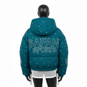 Veste matelassée de luxe pour femmes, tissu en polyester de haute qualité, panneaux matelassés turquoise, strass thermocollés, logo personnalisé, veste matelassée pour femmes - Product Image 2