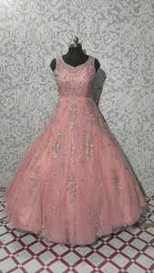 Robe en filet fantaisie avec broderie pour dames Idéal pour les mariages, les réceptions et les occasions formelles en vente - Product Image 3