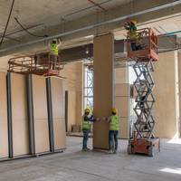 Mur acoustique mobile pour salle de conférence de campus universitaire avec division flexible pour projets d'éducation supérieure
