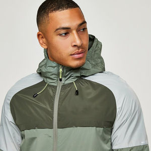 Offre Spéciale vestes coupe-vent légères à panneau de couleur contrastée pour hommes personnalisées avec capuche et poches à col montant par Terzo Sports - Product Image 3