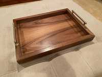 Plateau de service moderne en bois d'acacia Plateau élégant en bois pour table basse Fournisseur indien