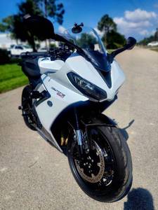 Motocicleta Triumph Daytona 660 usada de 2025 a bajo precio en venta - Product Image 2