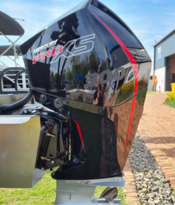 Moteur hors-bord pour bateau 2025 300HP CXL 200L PRO XS TORQUE MASTER VERADO-CL 4 temps - Product Image 1