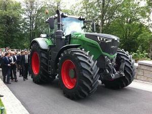 รถแทรกเตอร์เฟนด์ท B5000DT มือสองขายส่ง รถแทรกเตอร์ฟาร์มมือสอง 70 แรงม้า เฟนด์ท สำหรับการเกษตร ขายราคาถูก - Product Image 4