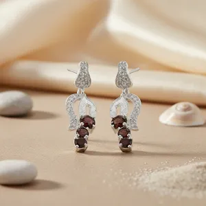 Boucles d'oreilles pendantes en améthyste et grenat pour femmes - Cadeau en argent 925 avec perle d'eau douce plaquée or, design floral - Product Image 2