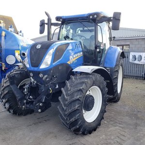Tractor New Holland en Buen Estado - Perfecto para. - Product Image 3