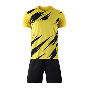 Conjunto de Uniforme de Fútbol Personalizable y Transpirable de Manga Corta, Ropa Deportiva al por Mayor, Impresión por Sublimación, 100% Poliéster Premium - Product Image 3