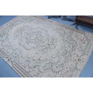 Alfombra Turca Vintage de 5.6x8.5 pies (171x258 cm), Alfombra Blanca con Estampado Animal Azul - Product Image 4