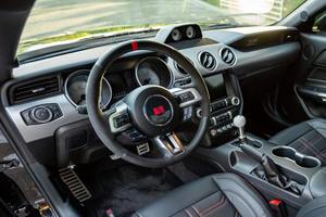 2023 Mustang Saleen S302 Yellow Label Coupe, V8 Supercargado de 745 hp, Color Negro Sombra, Modificaciones Saleen - Product Image 4