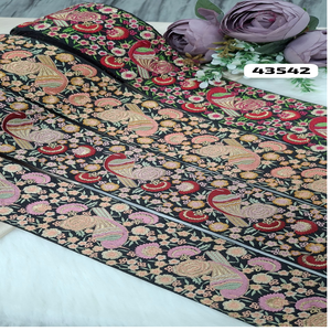 Hecho a medida en tela de base negra en hilo multicolor trabajo en bordado de pájaros para prendas y fines de reventa. - Product Image 1