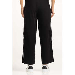 Pantalones Relax Fit WM-TRC-SS25-001 con Decoración de Rayas Laterales - Product Image 3