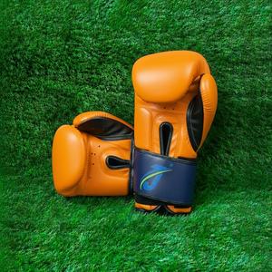Gants d'entraînement professionnels de MMA et de kick-boxing en cuir PU personnalisés, réglables avec sangle de poignet, poignées légères pour les mains - Product Image 4