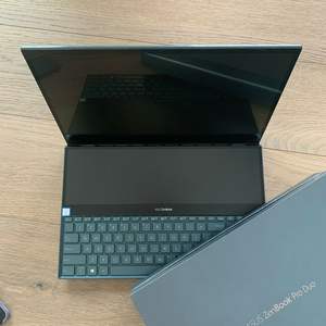 Portátil para Juegos ZENBOOK PRO DUO UX581 2025 Certificado para Venta, Pantalla Táctil NanoEdge 4K UHD de 15.6 Pulgadas, Intel Core i9-10980HK, 32GB RAM - Product Image 1